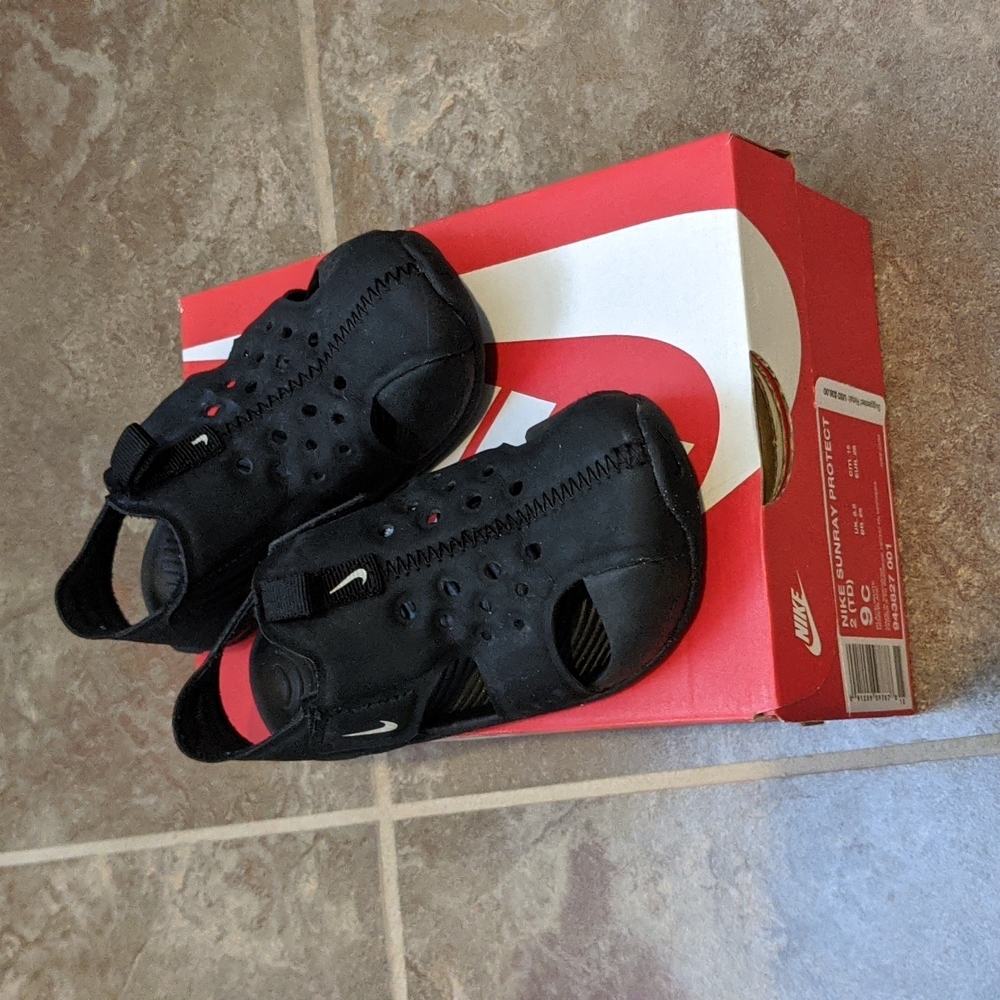 Kids Nike Sunray sandals